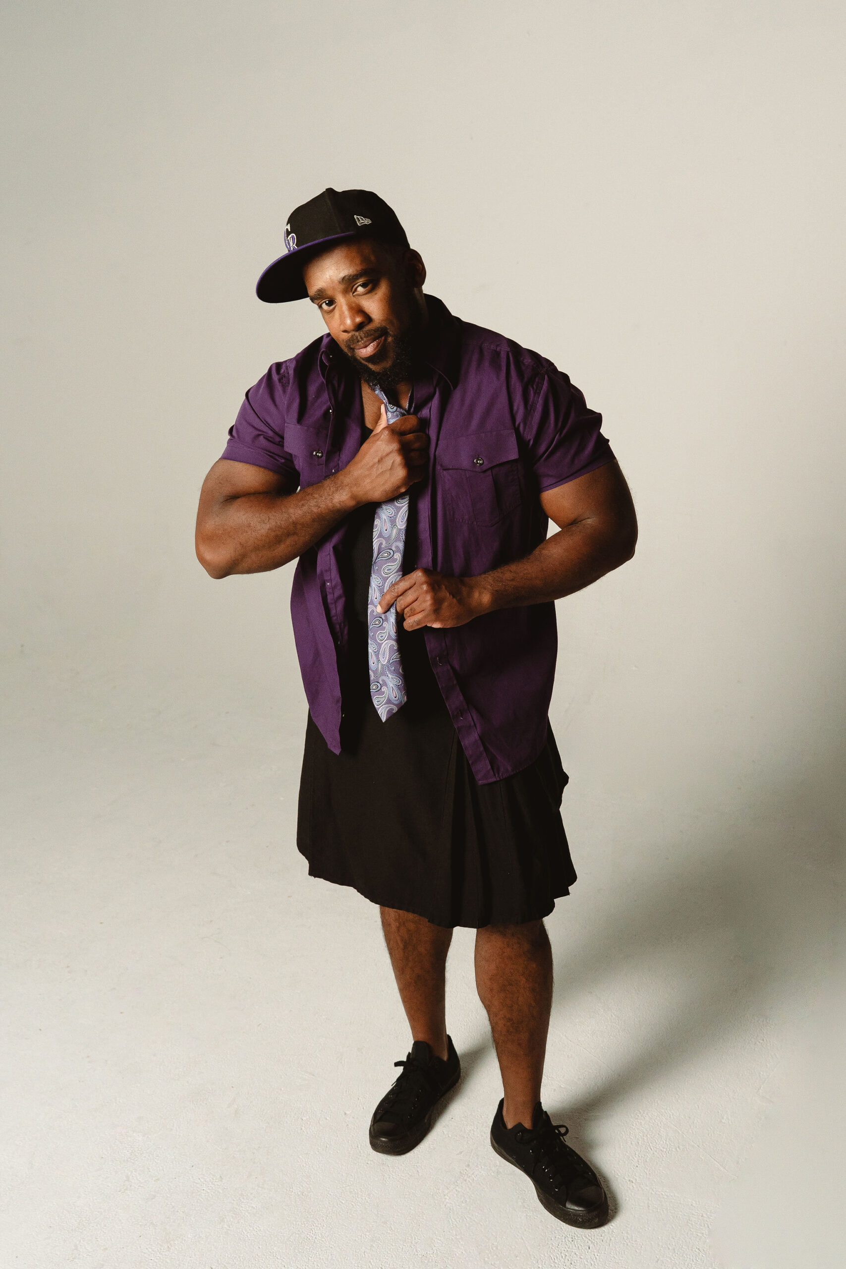 Bad Juju commanding the stage as vocalist and comedian with Little Moses Jones — live 90s and 2000s R&B and Hip-Hop show